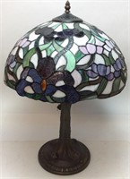 TIFFANY STYLE STAINED GLASS TABLE LAMP