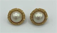 CHRISTIAN DIOR Signed Gold Tone Faux Pearl Clip