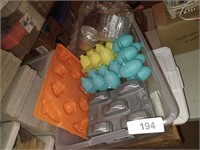 Small Tote w/ Assorted Molds