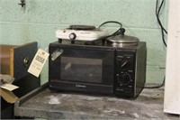 MICROWAVE & HOT PLATE