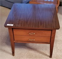 24" Lamp Table with Drawer