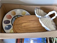 Decorative serving trays & folding basket