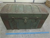 Antique Green Trunk - Pick up only