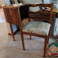 Wood Gossip Bench with upholstered seat