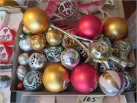 Flat of Ornaments