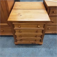 Pair of nightstands with drawers