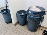 Lot of  4 Brute Trash Cans