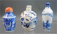 2 QING BLUE & WHITE PORCELAIN SNUFF BOTTLES, ETC.