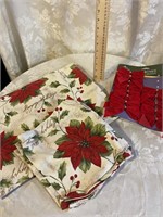 POINSETTIA PLACEMATS AND NAPKINS - SET OF 4 & BOWS