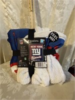 NEW YORK GIANTS LICENSED PRODUCT SHERPA THROW