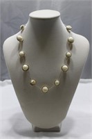 WHITE FAUX BEAD NECKLACE