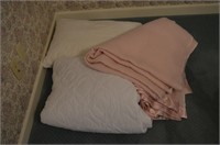 Full Size Blanket, Bedding, Pillows