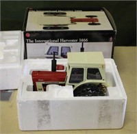 Ertl IH 1466 1/16 Scale Die Cast Model Toy Tractor