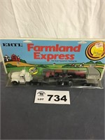ERTL Farmland Express 1/64 Case Equipment