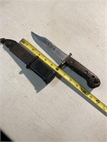 Bayonet knife no name or markings. In a metal