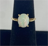 10k Gold & Opal Ring Size 5.5