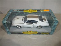 American Muscle 1/18 1969 Hurst Olds Die-Cast