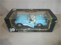 Road Tough 1/18 1957 Chevrolet Corvette Die-Cast