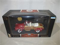 Road Signature 1/18 1946 Ford Sportsman Die-Cast