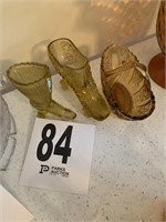(2) Vintage Amber Boots & Amber Basket (US2)