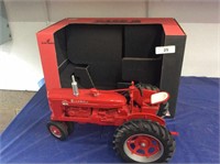 IH McCormick Farmall Super M-TA, 1/8, w/box,