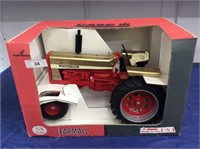 International Farmall 826 Turbo, 1/8 scale, w/box