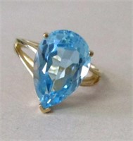 10K YG PEAR SHAPE BLUE TOPAZ RING SIZE 6 LIKE NEW