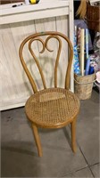 Whisker bottom chair