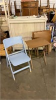 3 wood t.v trays & 1 folding chair
