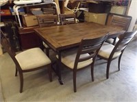 Banquet Table w/10 Chairs -- Expandable