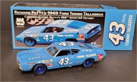 WIX Richard Petty 1969 Ford 100th Victory 1;24
