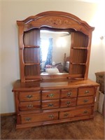 3 pc pine bedroom suit incl:sertapedic bed