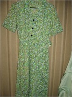 Vtg 1940's Short Sleeve Cotton Belted Dress