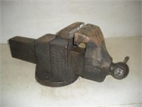 Yost  No. 200 Bench Vise 6 Inch Jaw/26 Inches