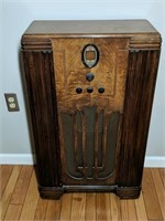 1935 Philco Floor Model 623 F Radio