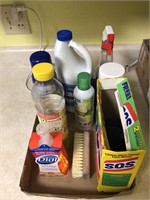 LOT OF CLEANING PRODUCTS