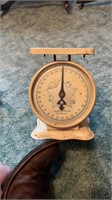 Vintage baby scale pound and ounces