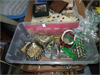 sm. tote costume jewelry bangle bracelets