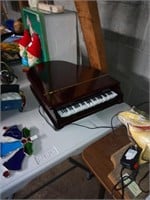 Mr. Christmas piano music box