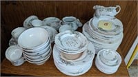 Set dishes / chrysanthomum - Porcelaine de terre