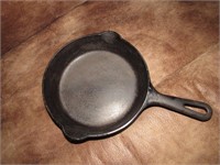 Griswold #5 CAST IRON SKILLET FRY PAN