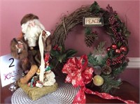 Old Tyme Santa Wreath: