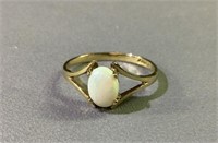 10k Gold Opal Ladies Ring Size 6.5