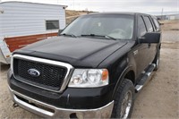 2007 Ford F150 Pickup with Camper Shell