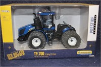 1:32 New Holland Tractor