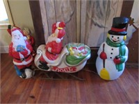 3 Plastic Vintage Light-Up Lawn Decorations