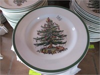 Approx. 28 Spode Christmas Tree Dinner Plates