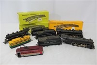 Vintage HO Scale Train Cars and Tracks #2