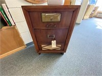Vintage Silvertone Radio/Record Player In Cabinet