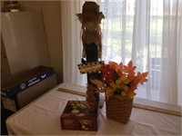 Scarecrow Welcome decoration, basket with l